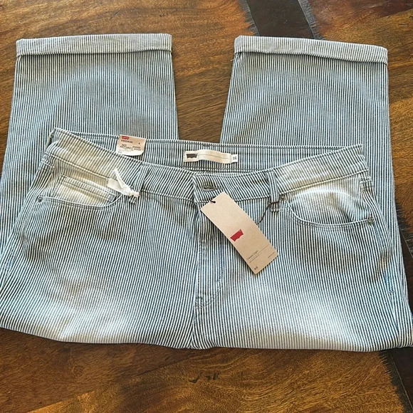 Levi’s capri pants NWTs size16 striped washed out denim - Picture 1 of 6
